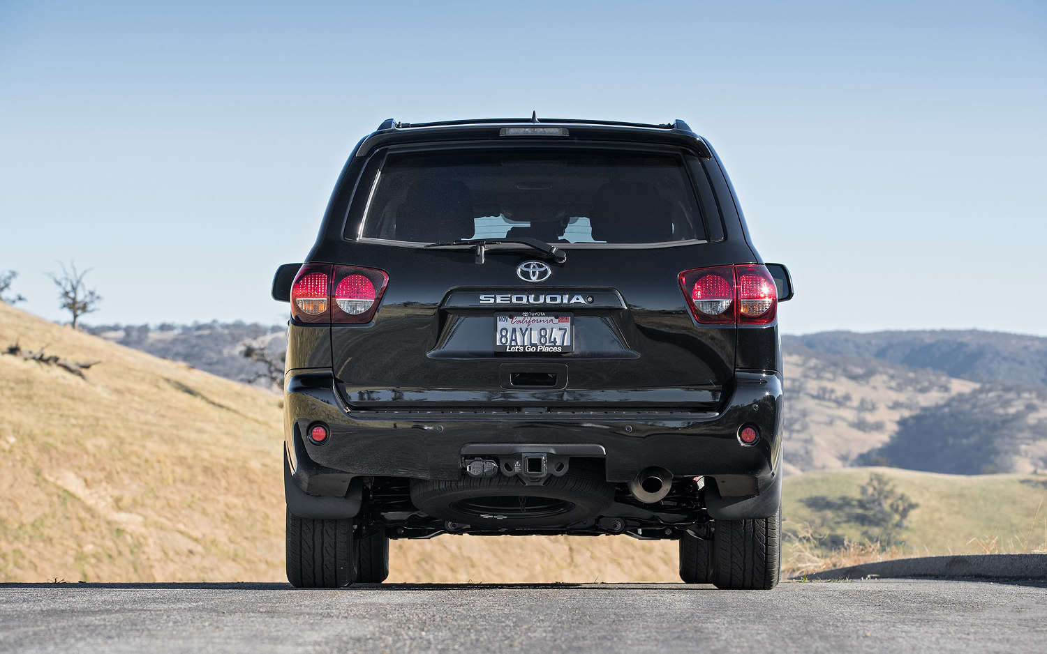 Comparison Chevrolet Suburban Premier 2018 Vs Toyota